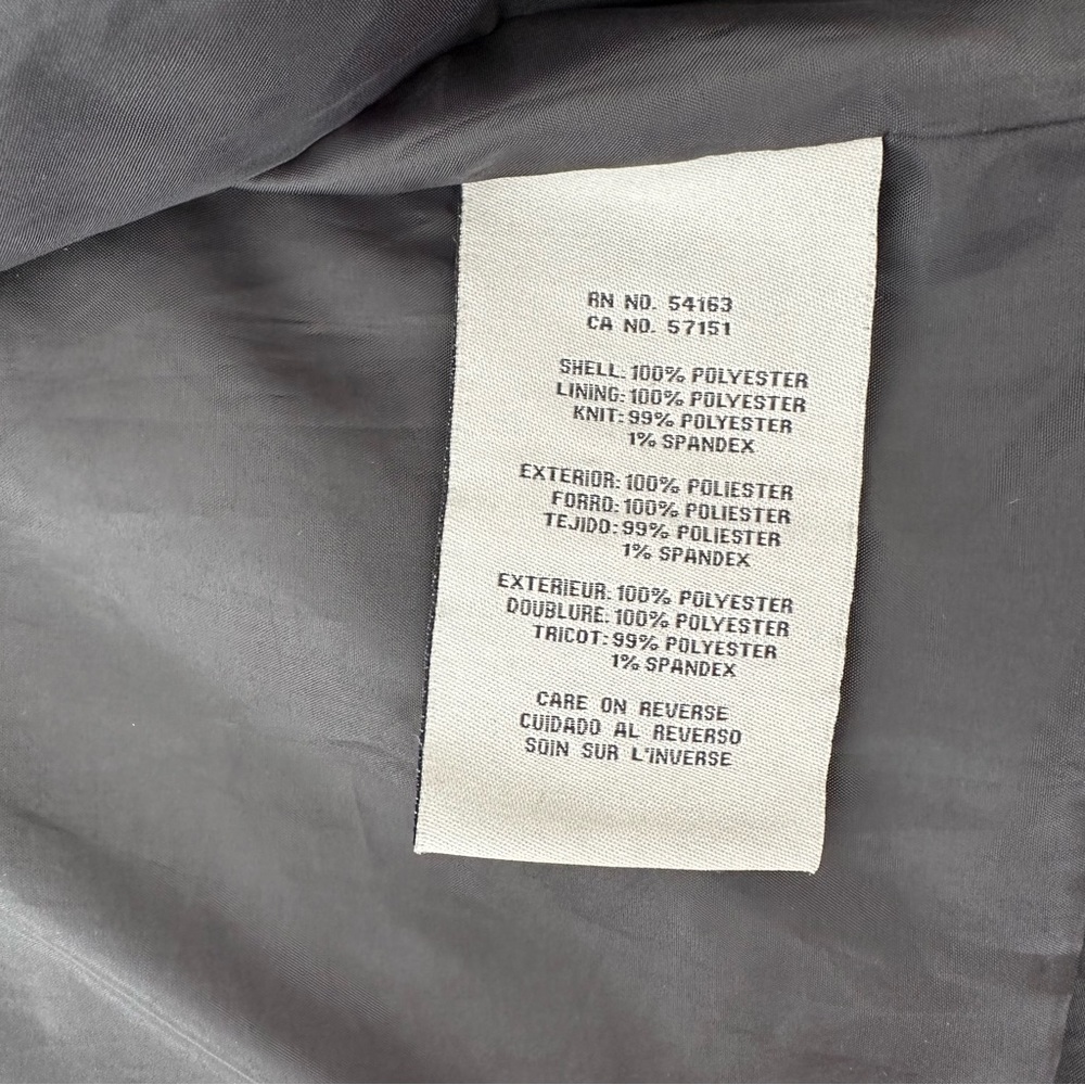 Levi's Lightweight Bomber Jacket in black - Picture 6 of 8